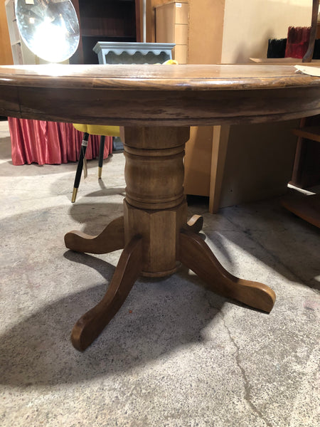Round Pedestal Oak Veneer Dining Table