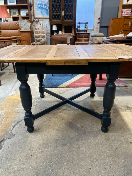 Cotswold Style Oak Draw Leaf Table