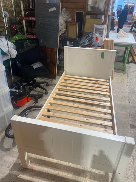 REF - White single bed