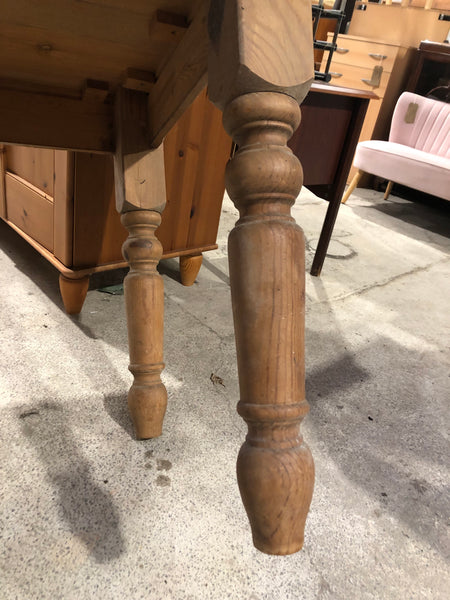 GHC - Rustic Solid Pine Farmhouse Kitchen Table