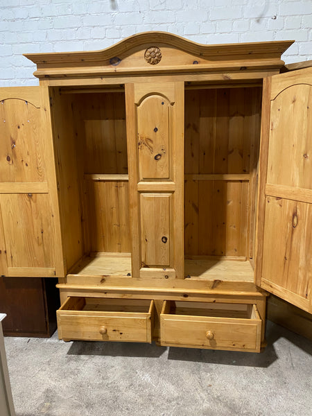 Large Pine Double a wardrobe with Drawers