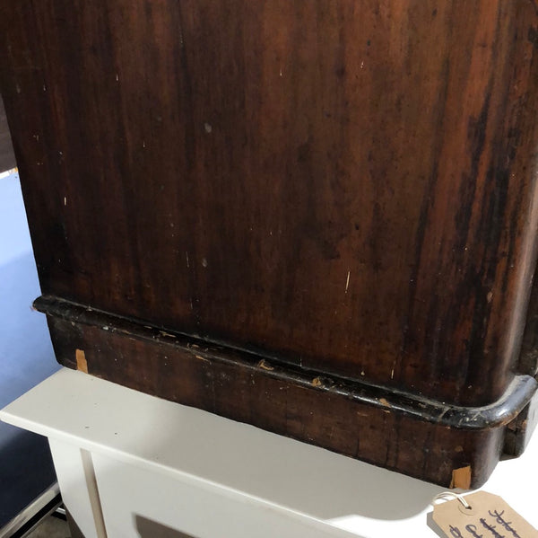 Antique chest of Drawers