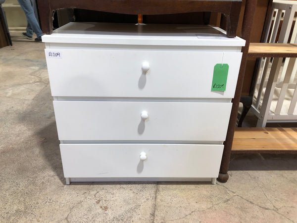 REF - White Chest of Drawers