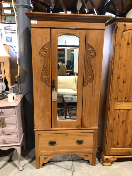 Carved Detail Oak Single Wardrobe