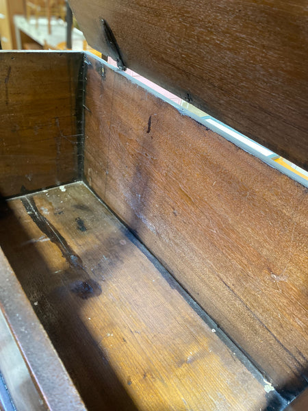 GHC - Vintage Trunk with Dovetail Joints