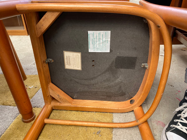 Schreiber Extendable Table + 4 Chairs