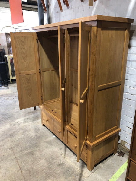 Solid Oak Triple Wardrobe - GHC