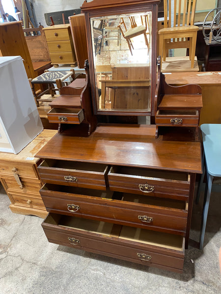 Dressing chest with Mirror