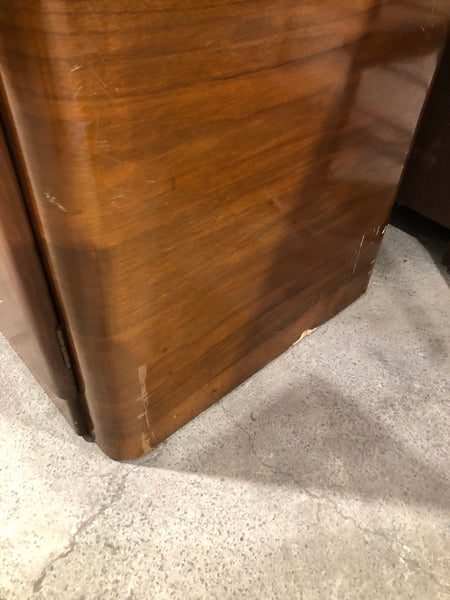 Vintage Compact Gentlemen’s Wardrobe