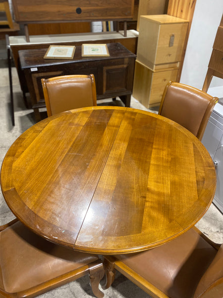 Round Extending Dining Table & 4 Chairs