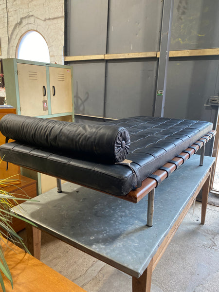 Barcelona Leather Day Bed