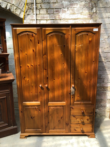 GHC - Pine Triple Wardrobe