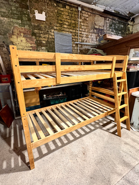 REF - Wooden Bunkbed