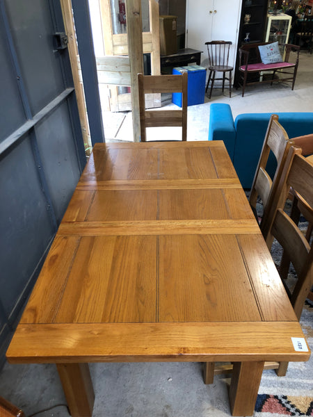 Solid Oak Look Veneer Extendable Dining Table & 4 Chairs - REF