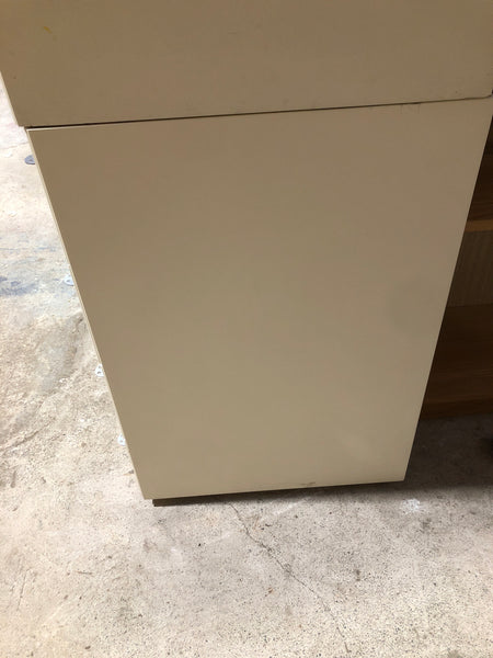 Cream Chest of 4 Drawers (bottom)
