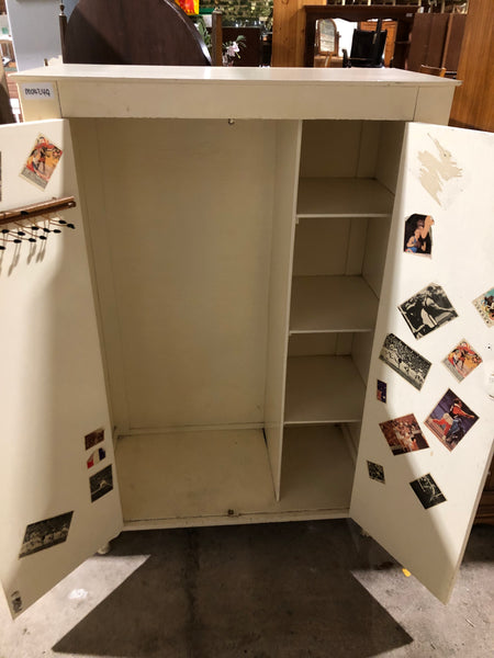 Vintage Compact Child’s Wardrobe