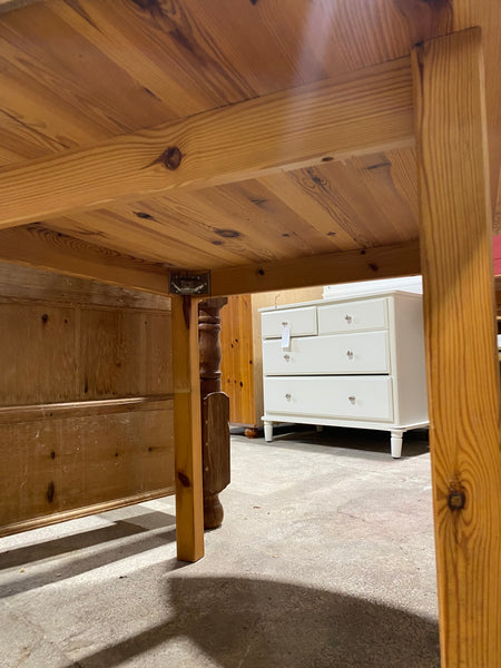 GHC - Round Pine Kitchen Table