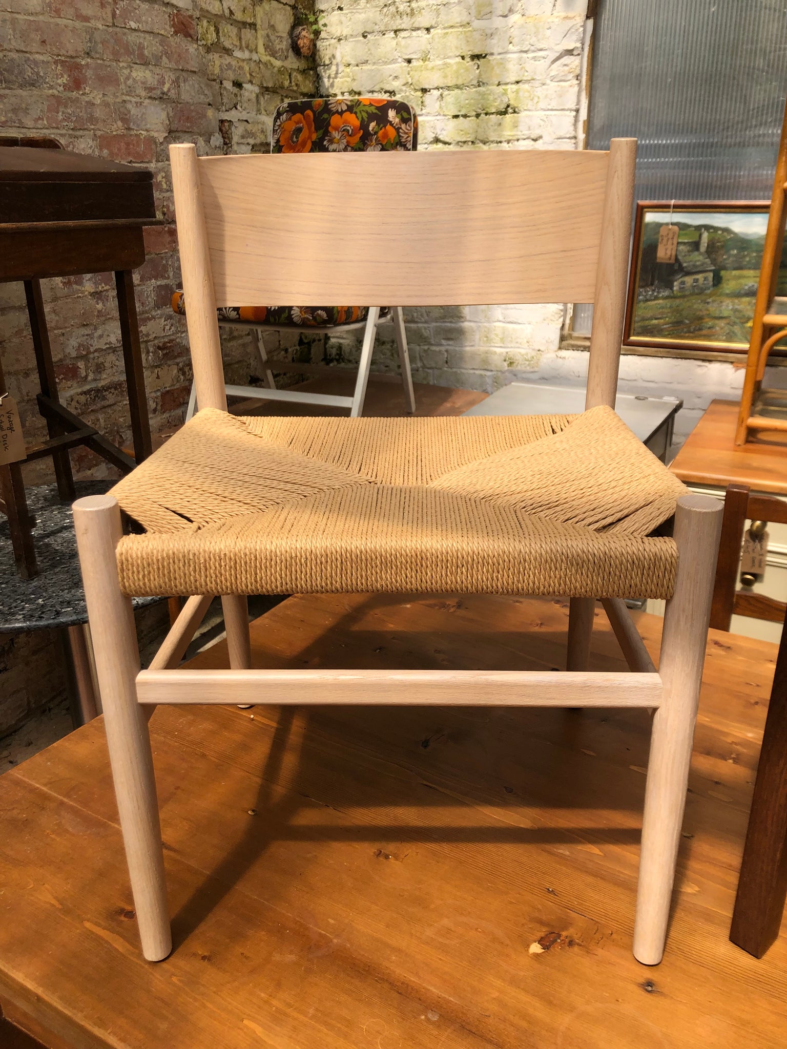 Mater Nestor Sidechair