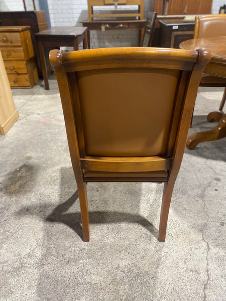 Round Extending Dining Table & 4 Chairs