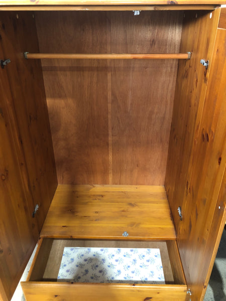 REF - HRC - Pine Double Wardrobe