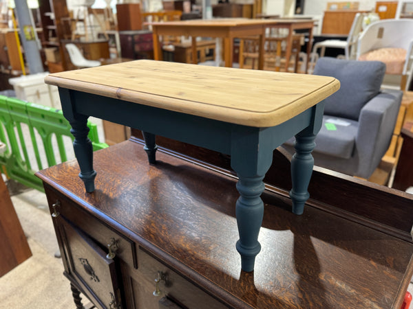 Pine Farmhouse Style Coffee Table