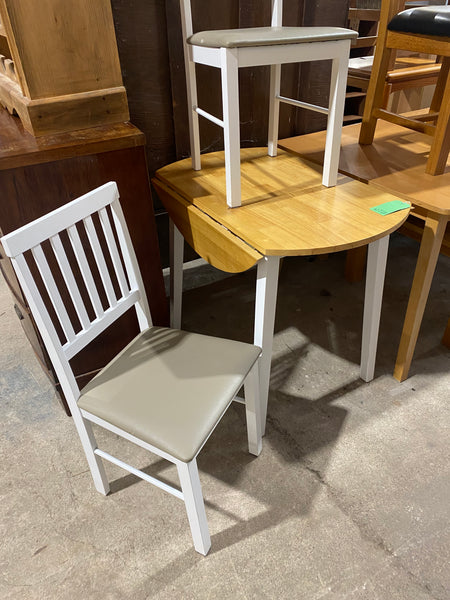 REF - GHC - Table & 2 Chairs
