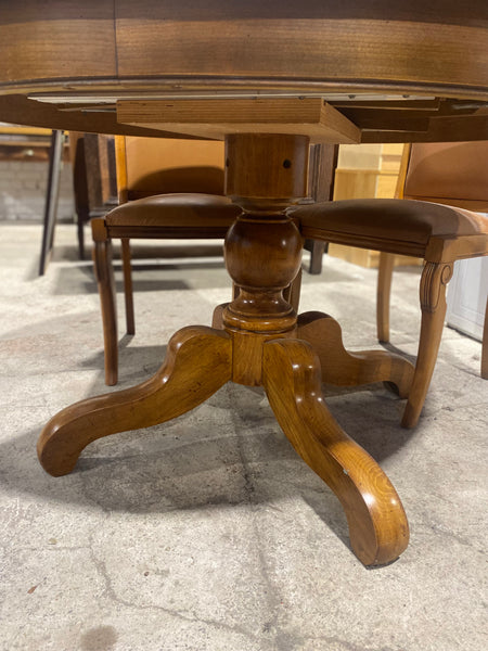 Round Extending Dining Table & 4 Chairs
