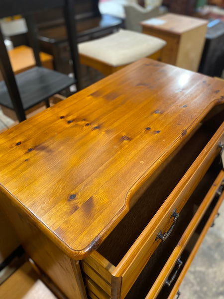 Pine Chest of Drawers