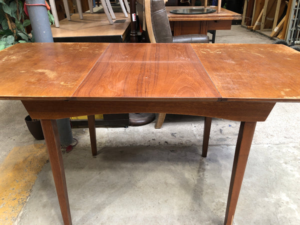 Vintage MidCentury Beautility Ext. Dining Table