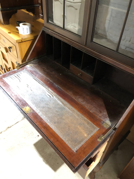 Vintage Dark Wood Dresser & Bureau