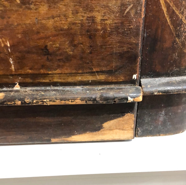 Antique chest of Drawers