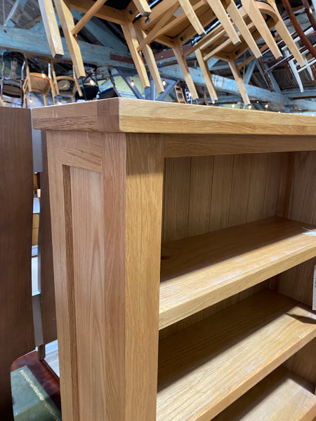 Small Oak Veneer Bookshelf