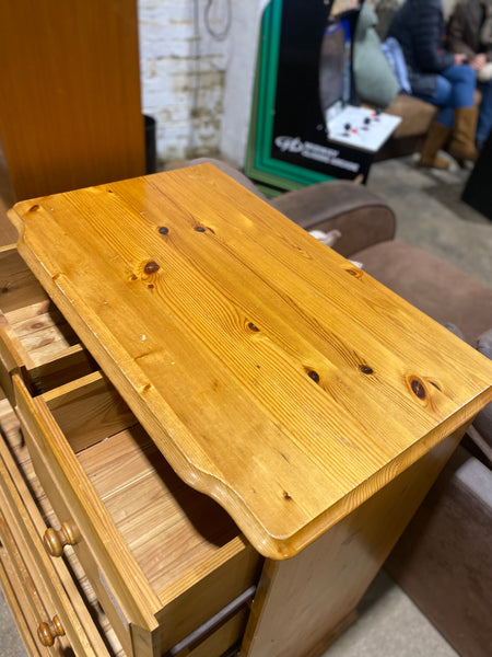 Pine Chest of Drawers