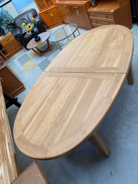 Cotswold style solid Oak Extending Oval Dining Table