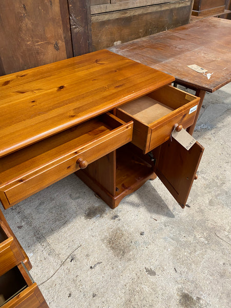 Pine Pedestal Desk