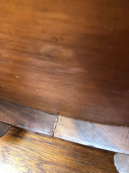 GHC - Carved Scalloped Edge Sidetable