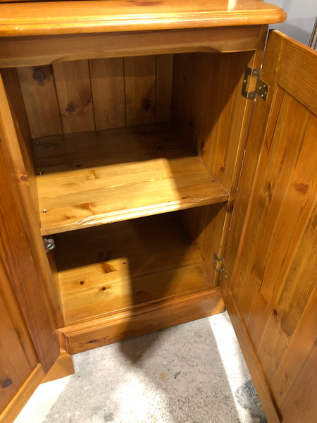 Large Pine Dresser