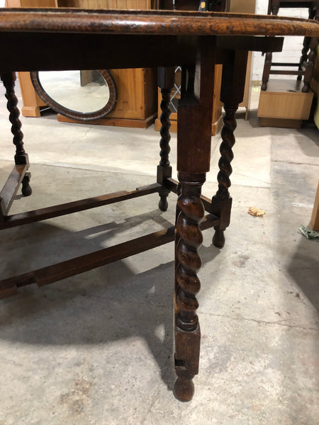 Stained Oak Drop Leaf Gateleg Table