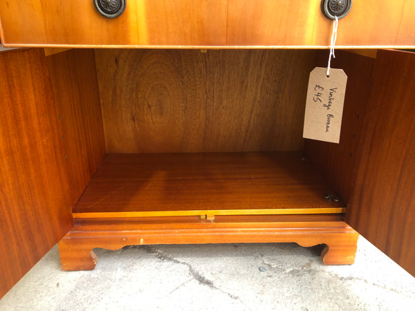 Vintage Bureau