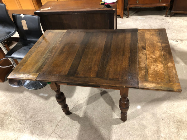Oak drawer leaf table.