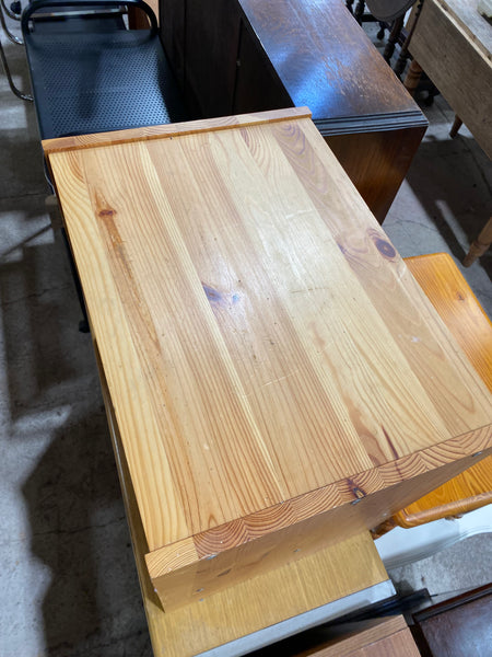 Small bedside table drawers