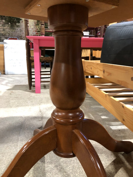 GHC - Round Extending Dining Table