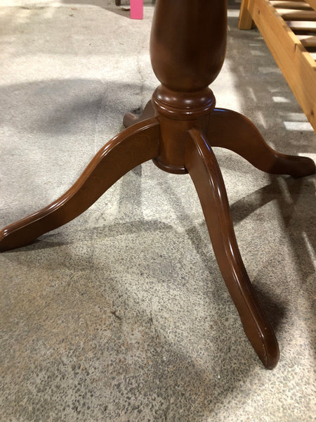 GHC - Round Extending Dining Table
