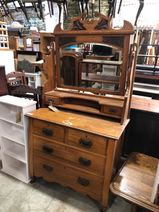 Vintage Four Drawer Vanity Dresser with Mirror – The Home Remedy Stroud Vintage Four Drawer Vanity Dresser with Mirror – The Home Remedy Stroud