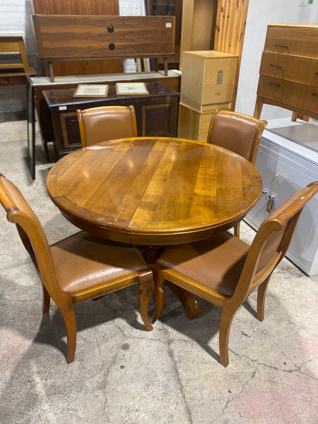 Round Extending Dining Table & 4 Chairs