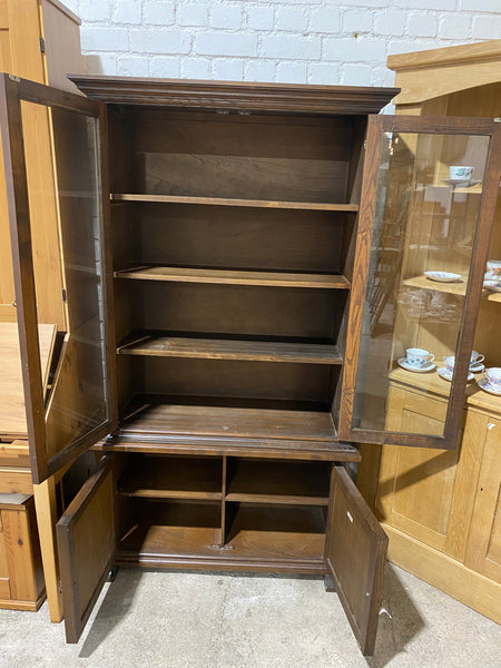 Toledo Solid wood display cabinet with glass frontage