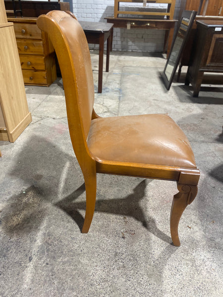 Round Extending Dining Table & 4 Chairs