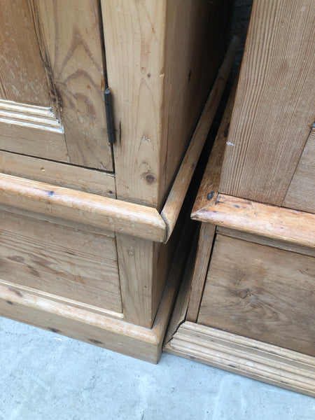 Rustic Pine Double Wardrobe with Removable Base