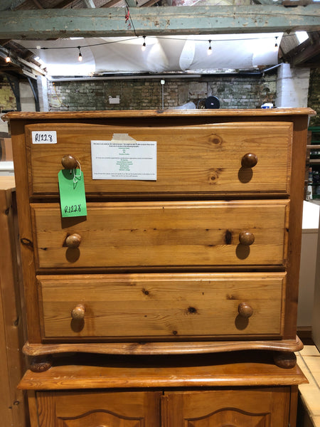 REF - Small Pine Chest of Drawers