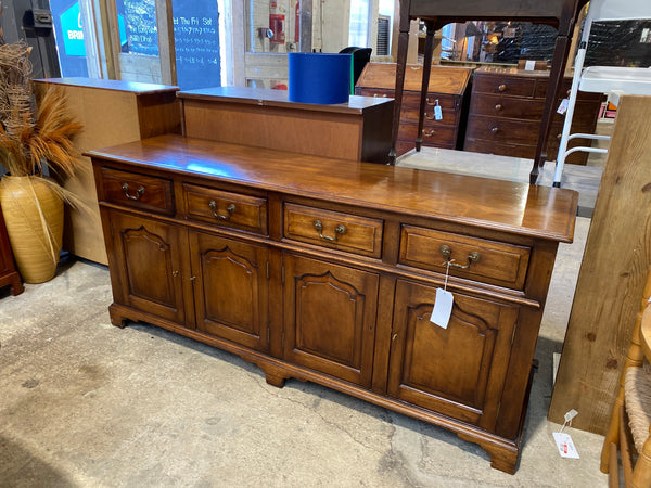 French provincial style Oak sideboard GHC